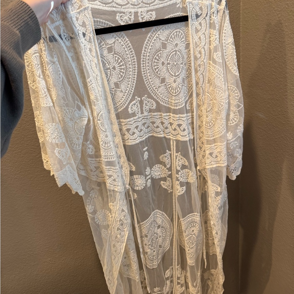 Elegant Lace Kimono Cardigan